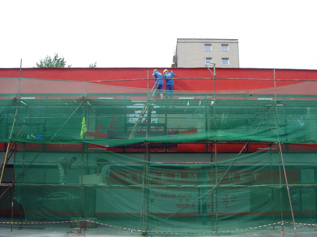 Čistenie polyfunkčného objektu Mladosť
