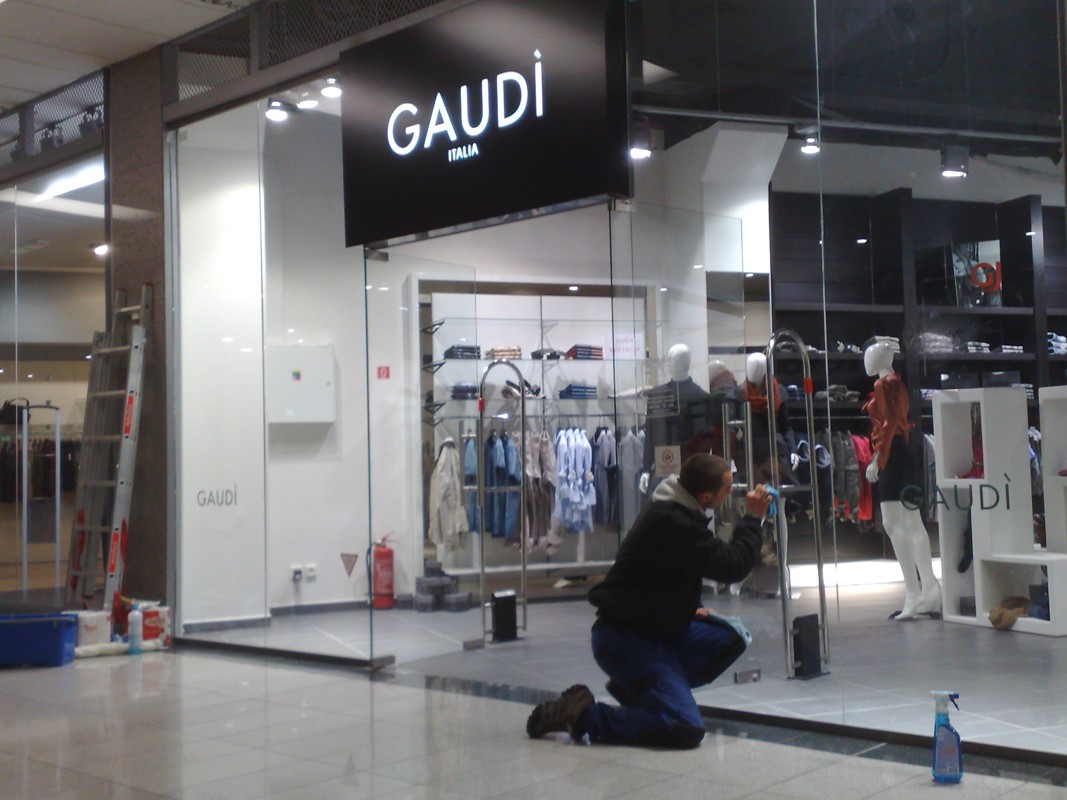 Čistenie predajne Gaudi - Europa SC